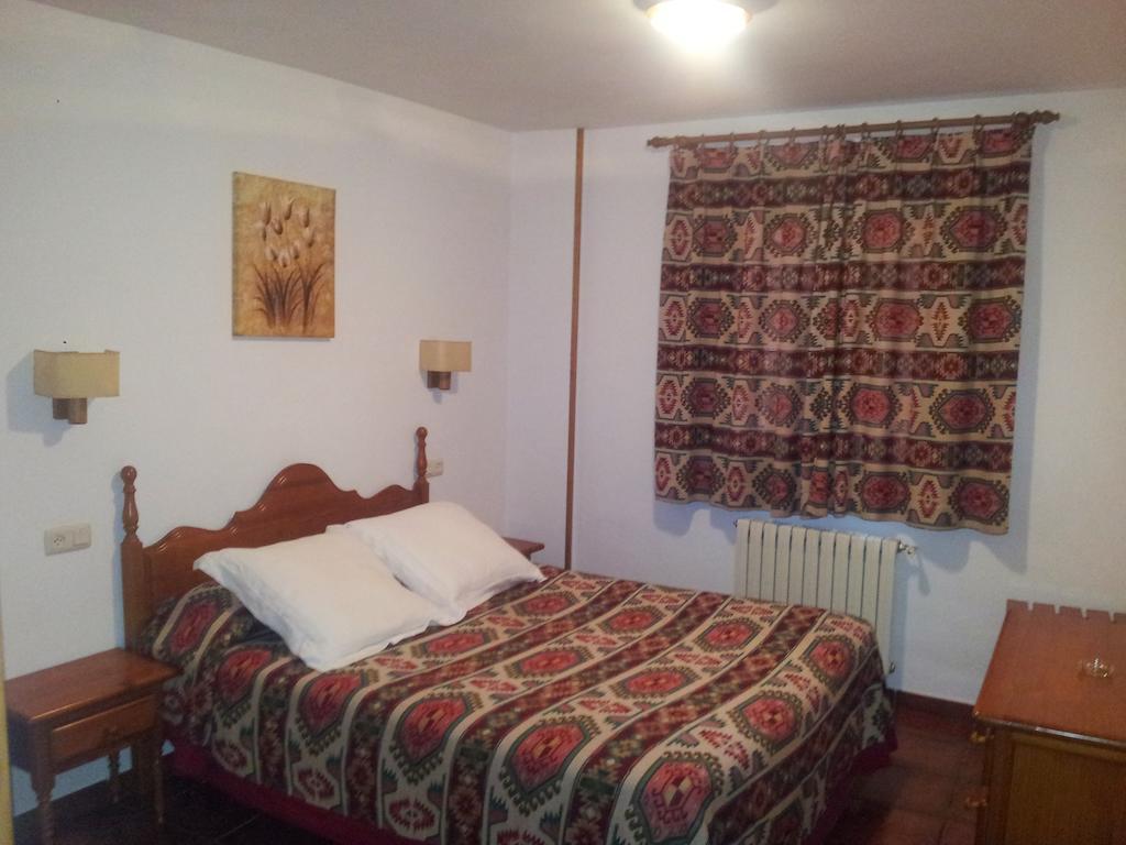 Apartamentos Petronilla Benasque Pokoj fotografie